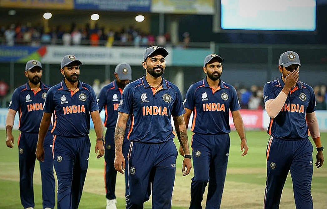 নিলামের প্যাডেল, খালি ব্যাগের লেজার: ক্রিকেটের ট্রান্সফার উইন্ডো পড়ার তিনটি সূত্র নিলামের প্যাডেল, খালি ব্যাগের লেজার: ক্রিকেটের ট্রান্সফার উইন্ডো পড়ার তিনটি সূত্র