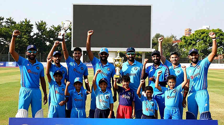 ট্রান্সফার উইন্ডো একটা বাজার নয়; এটা একটা আয়না, যার একটা ডেডলাইন আছে ট্রান্সফার উইন্ডো একটা বাজার নয়; এটা একটা আয়না, যার একটা ডেডলাইন আছে