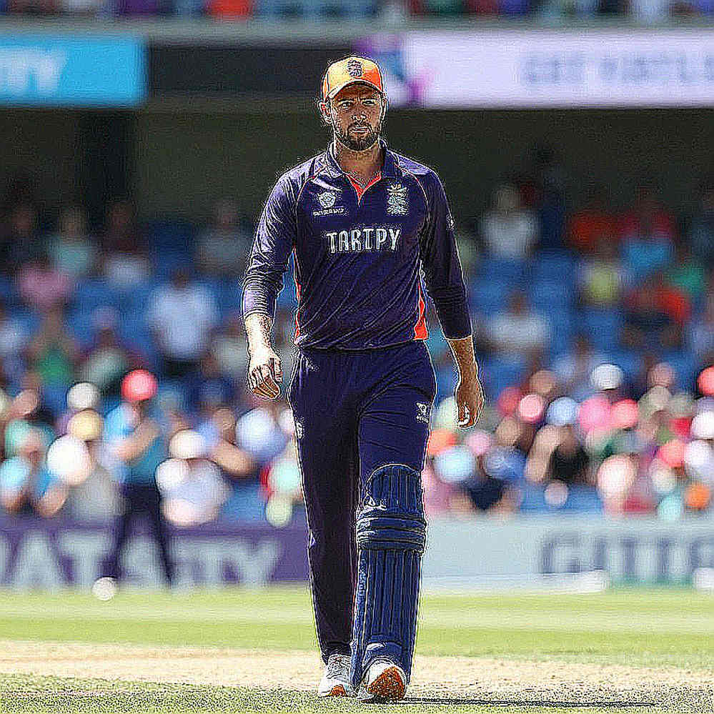 পার্থ স্করচার্সে ফাতিমা সানা: ড্রাফটের অবহেলা থেকে আট ম্যাচের চুক্তি পার্থ স্করচার্সে ফাতিমা সানা: ড্রাফটের অবহেলা থেকে আট ম্যাচের চুক্তি