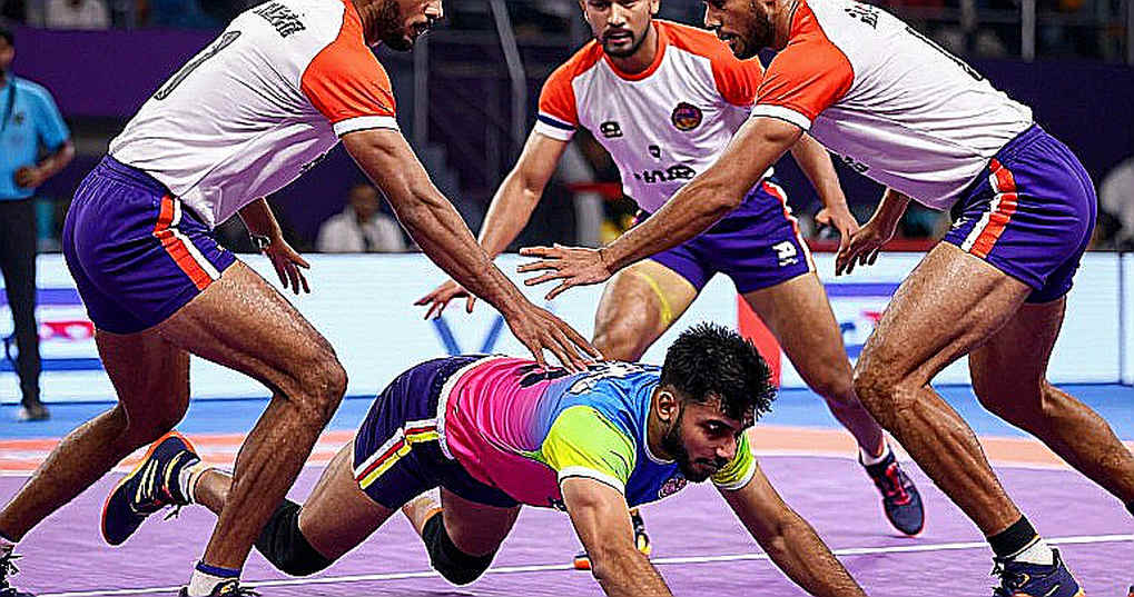 বেঞ্চে বসে থাকা 'হাই-ফ্লায়ার': পবন সেহরাওয়াতের অনুপস্থিতি, ইরানের চেইন-ট্যাকল আর কাবাড্ডির তারা-অর্থনীতি