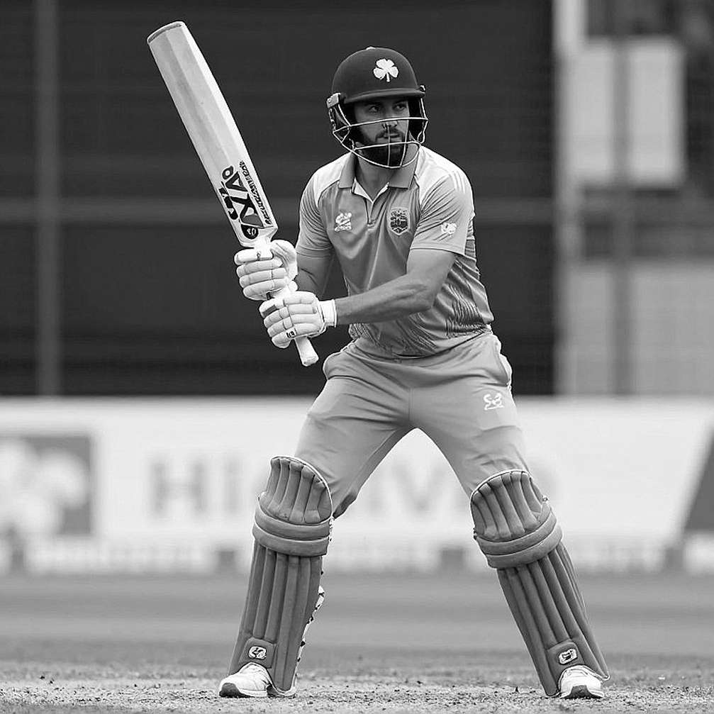 কাউন্টি ক্রিকেটের খাতা: যেখানে স্কোরবোর্ড কখনো পুরো গল্প ছিল না কাউন্টি ক্রিকেটের খাতা: যেখানে স্কোরবোর্ড কখনো পুরো গল্প ছিল না