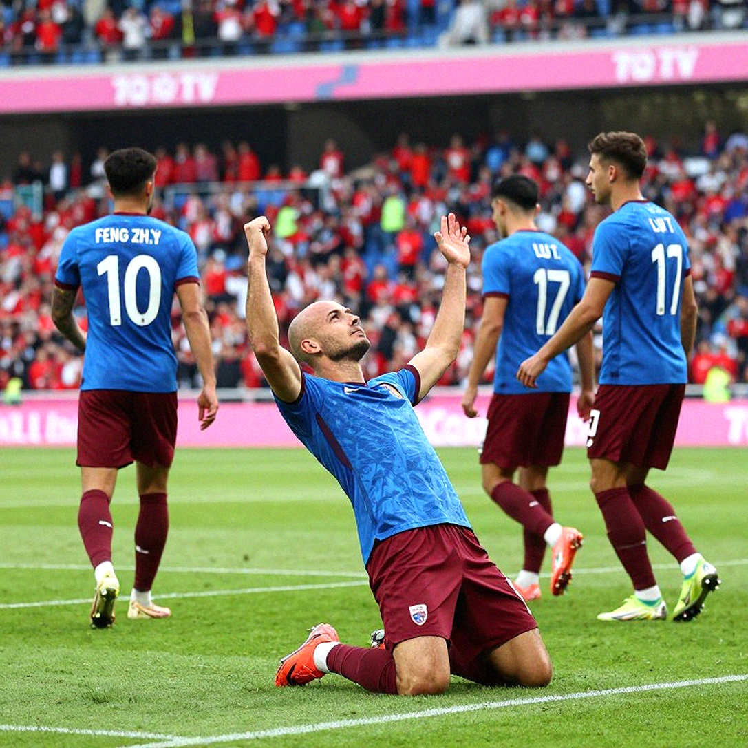 The Injury That Speaks Through Rain: Greece's Emergence and the 89th-Minute Question